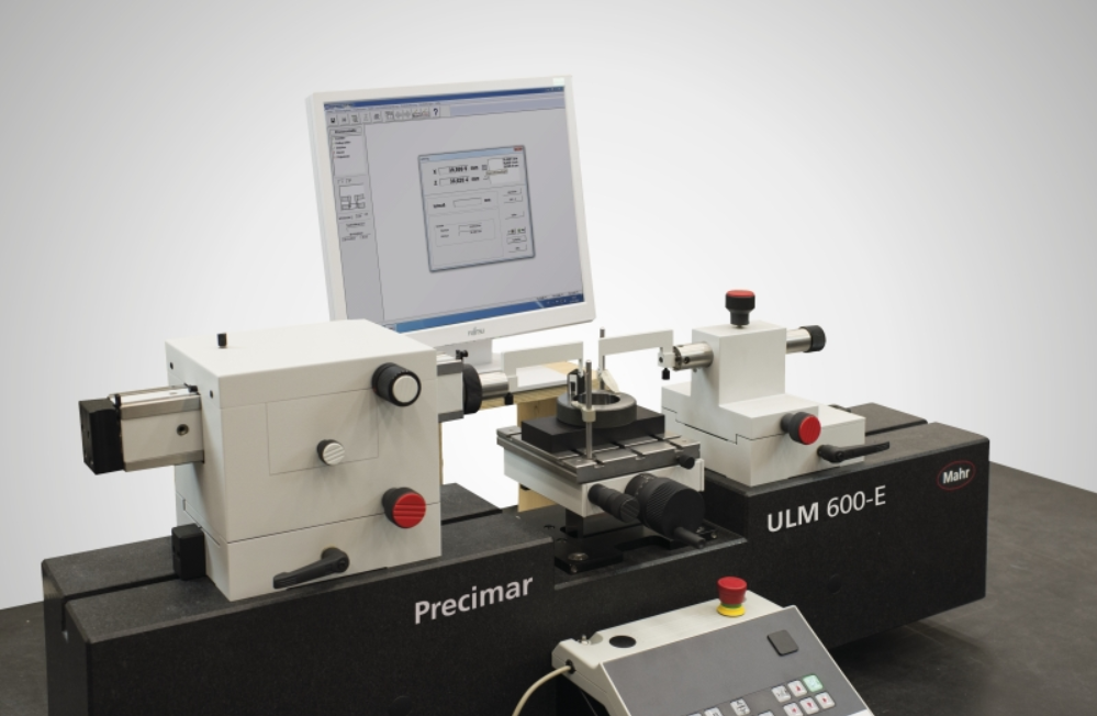 Universal Length Measuring Machine